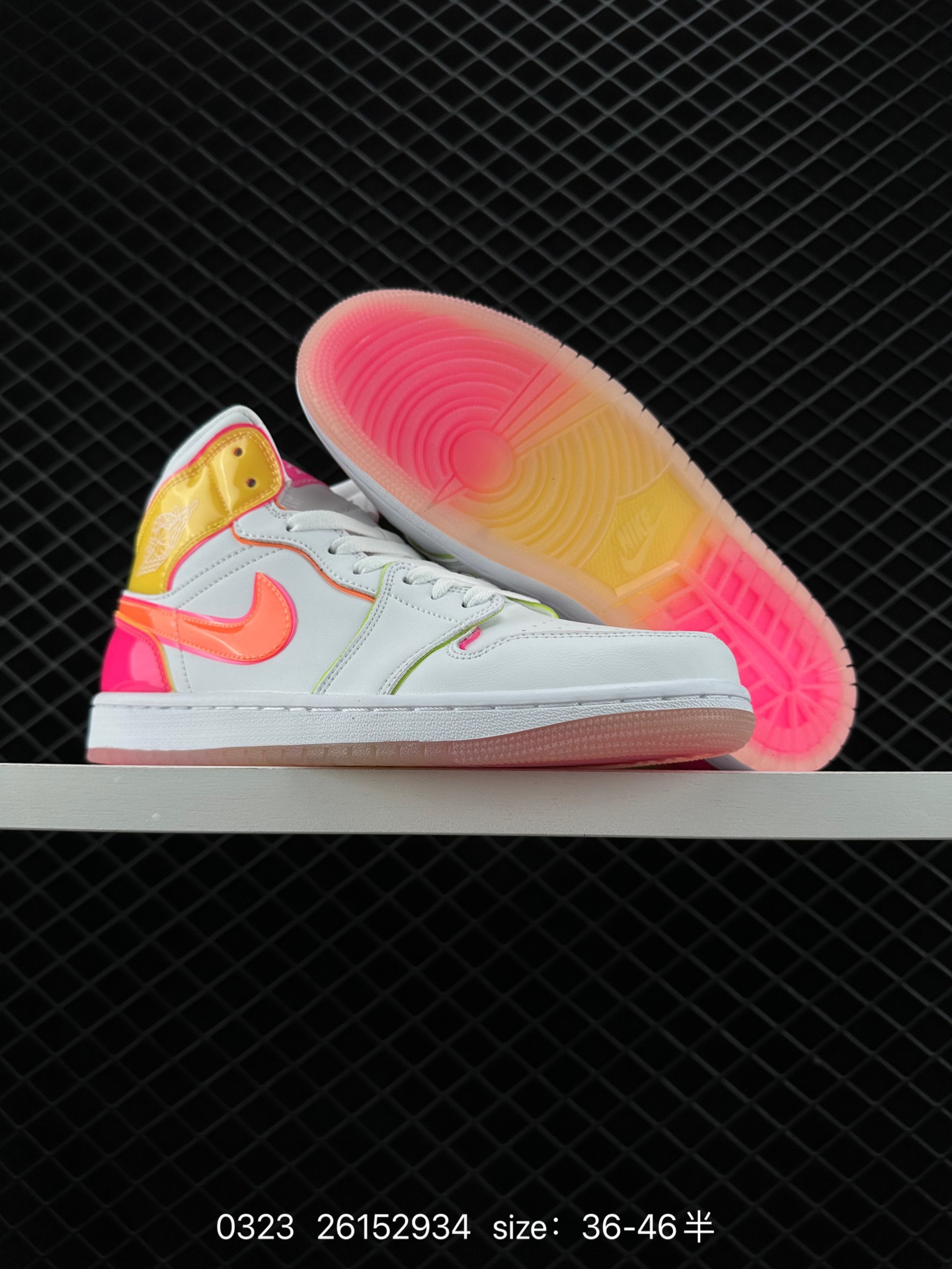 （NIKE）AIR JORDAN 1 MID